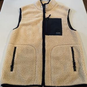 Old Navy Sherpa Vest Size Small